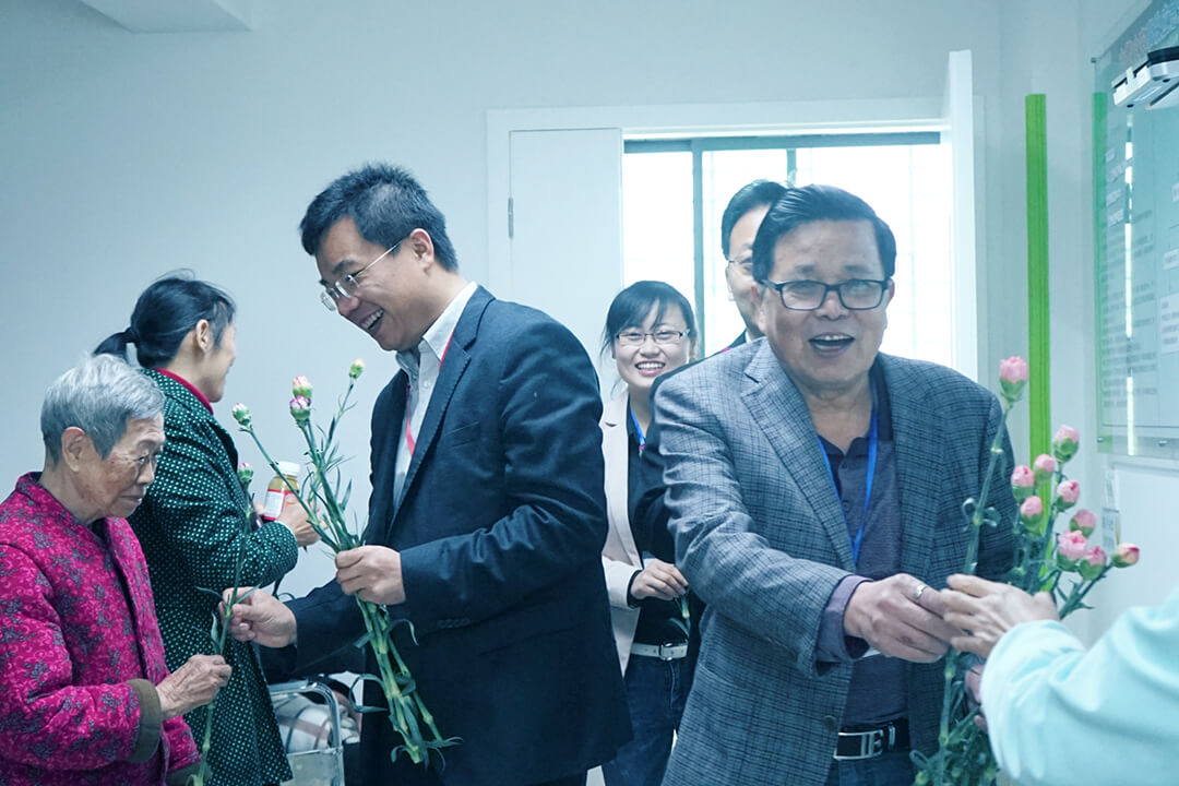 【越秀银幸颐园】3月8日妇女节,颐园因她们而多彩! 【越秀银幸颐园】3月8日妇女节,颐园因她们而多彩!