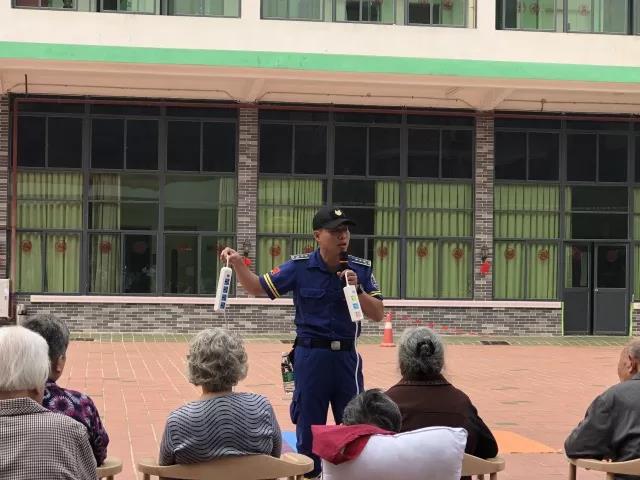 银幸颐园 | “穿越火线之安泽金秋消防实练”在银幸颐园顺利开展 银幸颐园 | “穿越火线之安泽金秋消防实练”在银幸颐园顺利开展