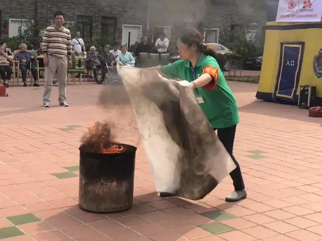 银幸颐园 | “穿越火线之安泽金秋消防实练”在银幸颐园顺利开展 银幸颐园 | “穿越火线之安泽金秋消防实练”在银幸颐园顺利开展