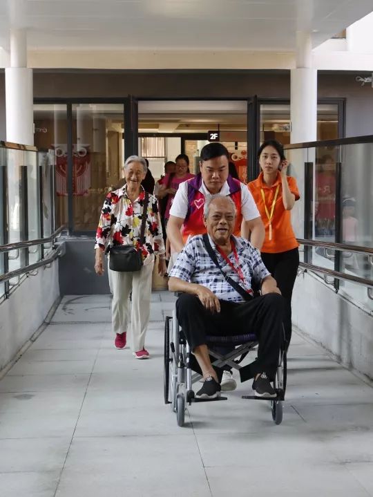 越秀养老|伴长者忆初心 唱红歌颂祖国