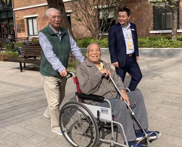 越秀养老 | 法国青年议员团参观越秀海颐苑项目