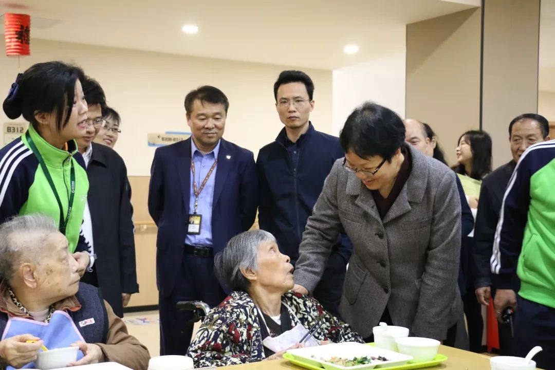 越秀养老 | 除夕，这里有一盏灯永远为您点亮