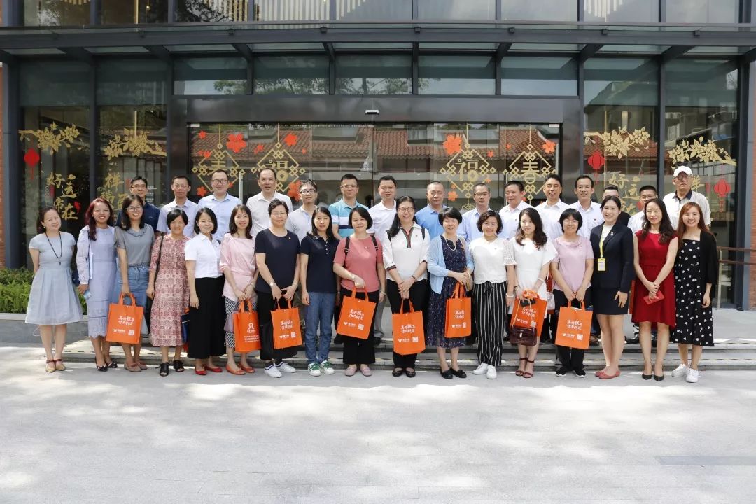 越秀养老 | 除夕，这里有一盏灯永远为您点亮