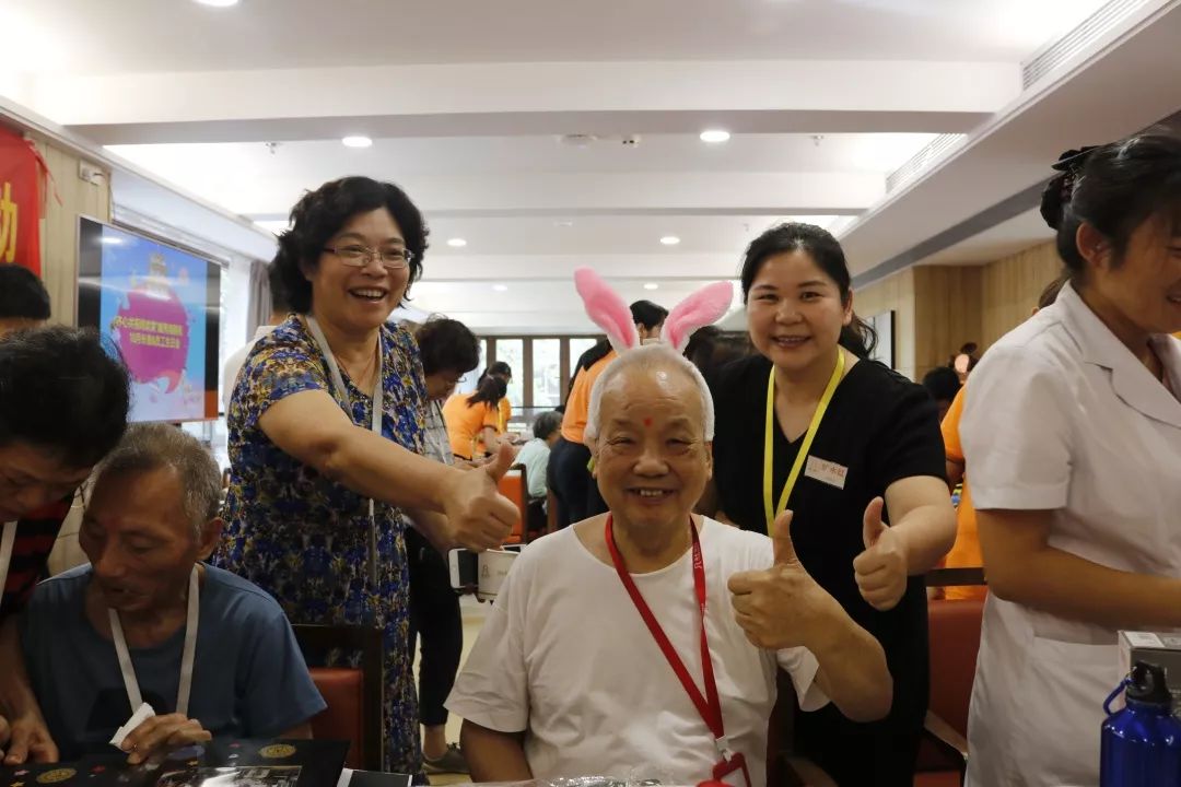 越秀养老 | 除夕，这里有一盏灯永远为您点亮